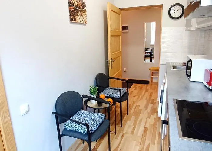 Apartment Cozy & Bright With Park Nearby - Free Parking, Riga, Up To 5 Guests *